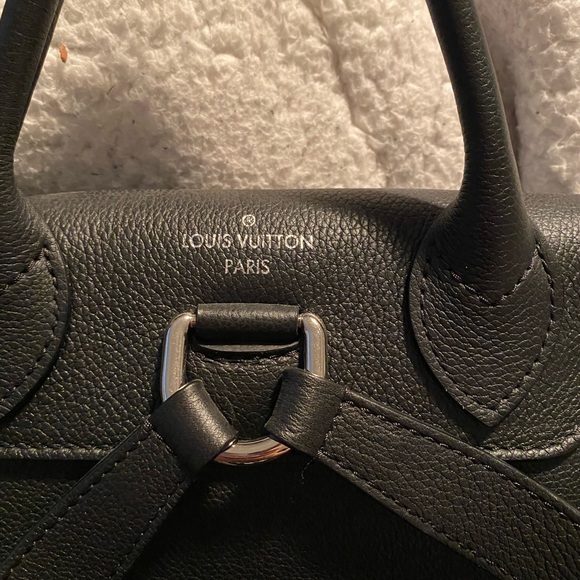 Louis Vuitton Lock Me backpack black